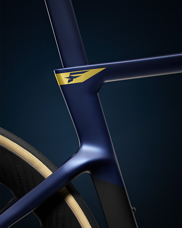 Pinarello Dogma F Sram Red ETAP AXS - Team PQ3 Replica - Premium Bikeshop